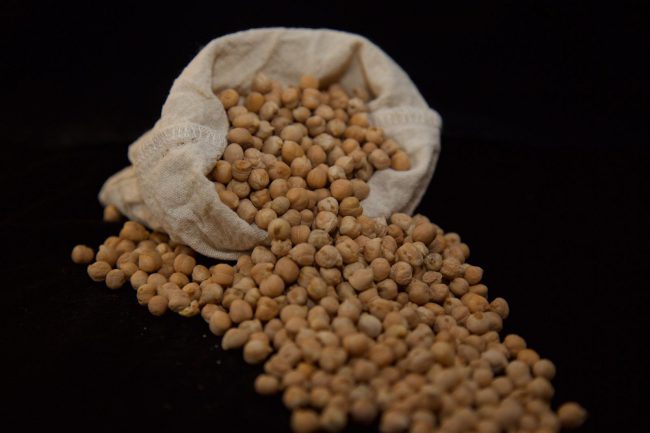 Package-free chickpeas