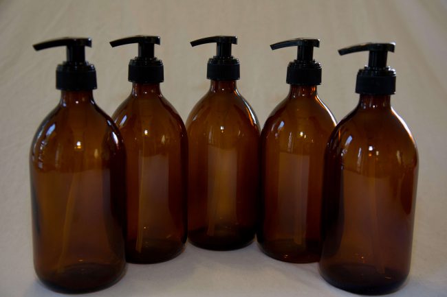 Brown glass soap bottle with pump lid (500 ml)