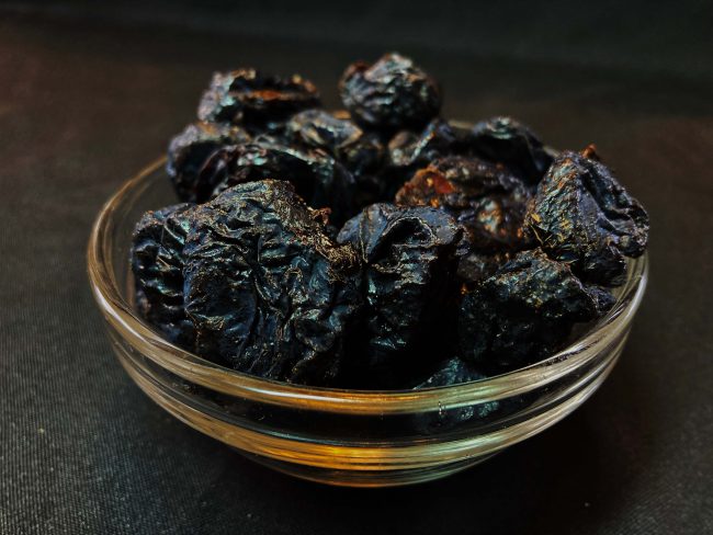 Organic stoneless prunes